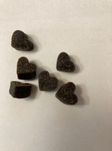 6 small heart-shaped dog treats